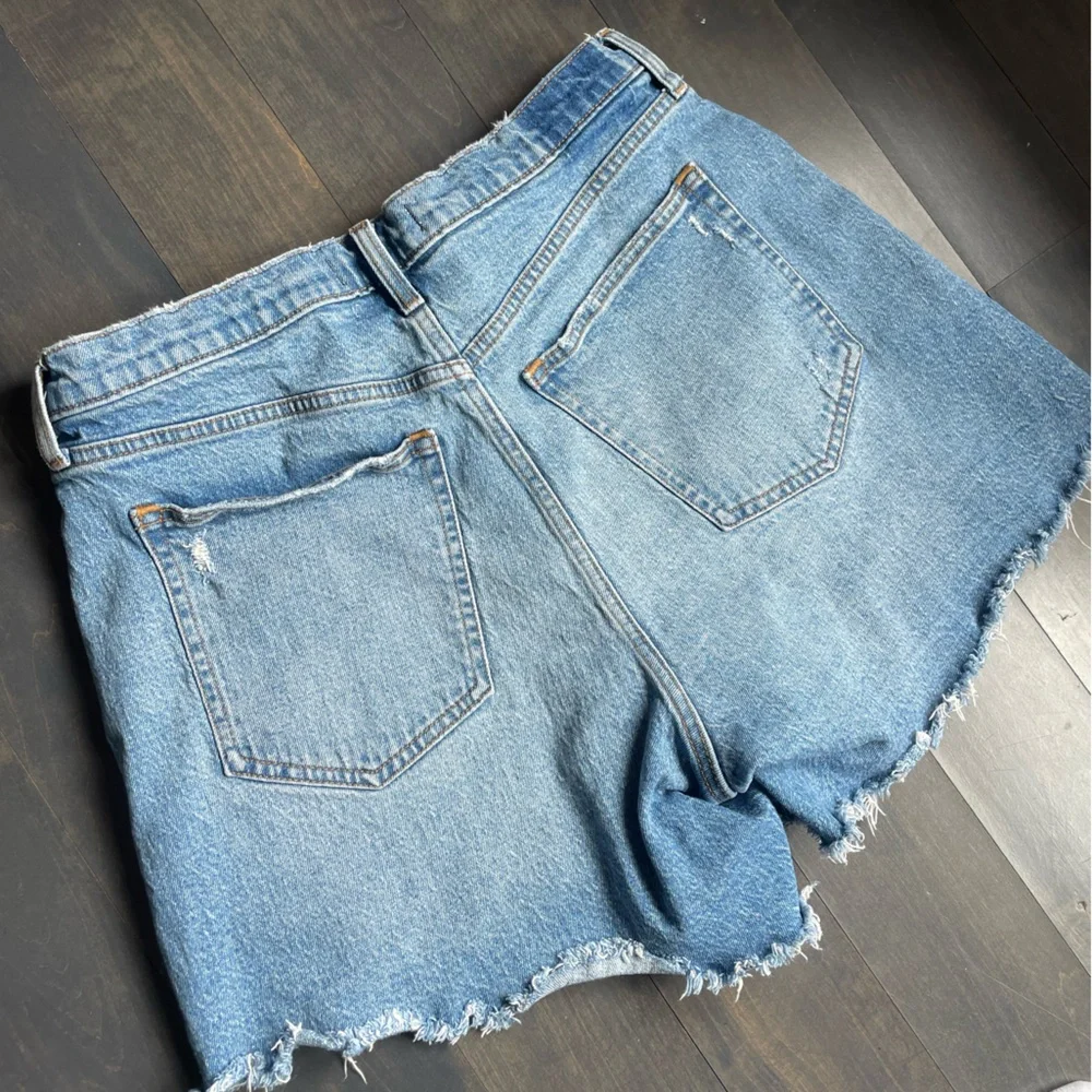 Abercrombie & Fitch The Dad Short High Rise Denim Blue Women's Shorts Size 32 - Picture 6 of 6